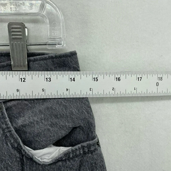 Universal Thread Jeans Womens 6/28R  Black Light Wash Straight Hi-Rise Buttonfly - Picture 3 of 12